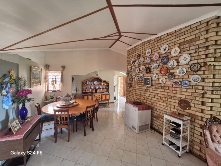 4 Bedroom Property for Sale in Safari Gardens North West